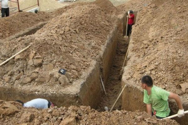 Земляные работы вручную